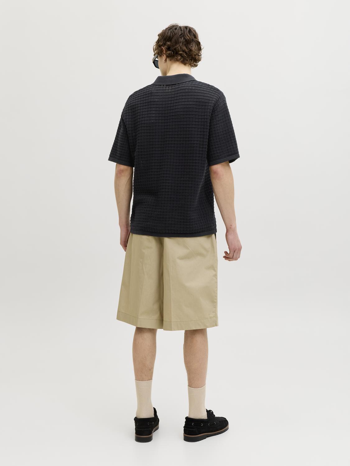 model_shot-back